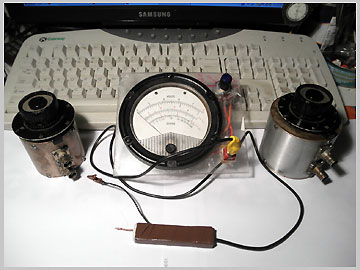 RF detector (UHF) & two attenuators.